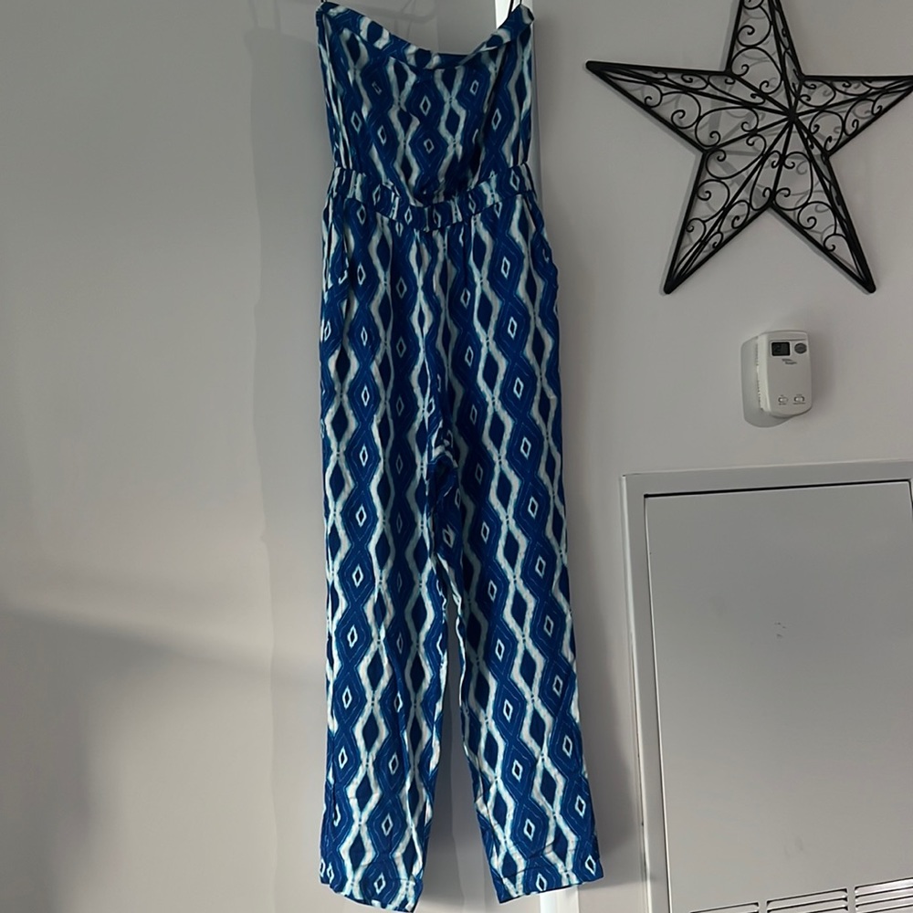 🦞Forever 21 Blue and White Chevron Jumpsuit